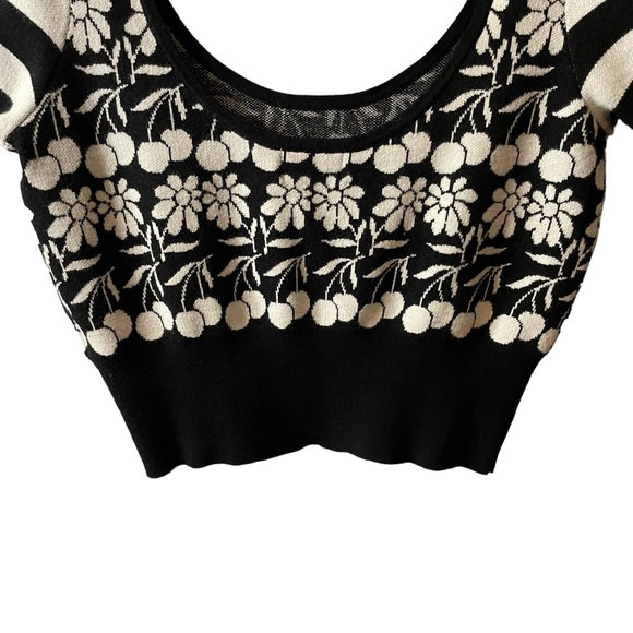 Anthropologie Maeve Trixie Black and White Cropped Sweater Tee Size Small - Picture 9 of 11